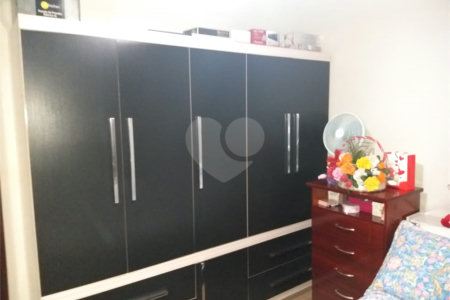 Sobrado à venda com 3 quartos, sendo 1 suíte, em Vila Constança, São Paulo, SP