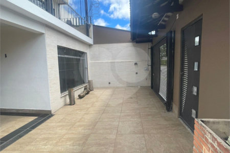Sobrado à venda com 3 quartos, sendo 2 suítes,  em Vila Oliveira, Mogi das Cruzes, SP