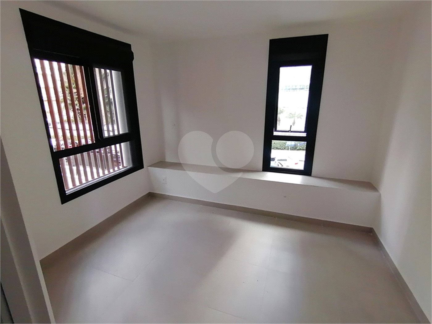 Casa à venda ou para alugar com 3 quartos, sendo 1 suíte,  no condomínio Cube Tutóia, São Paulo - SP