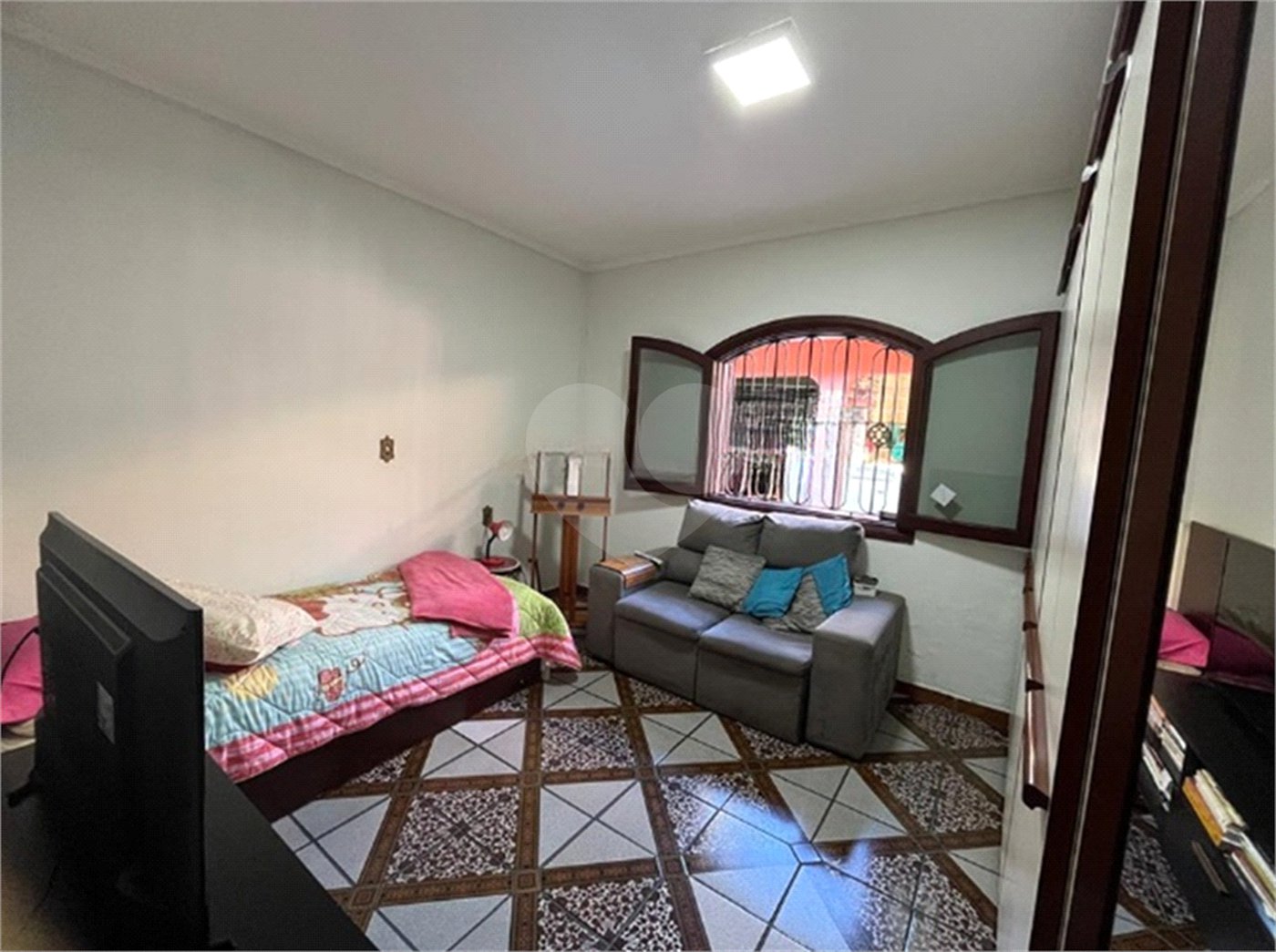 Casa à venda com 4 quartos, sendo 2 suítes, em Vila Rosália, Guarulhos, SP