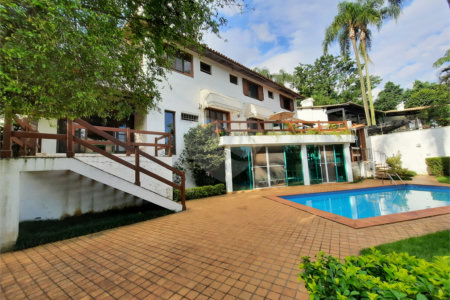 Casa à venda com 6 quartos, sendo 3 suítes, em Morumbi, São Paulo, SP