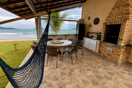 Casa à venda com 6 quartos, sendo 4 suítes,  em Maranduba, Ubatuba, SP