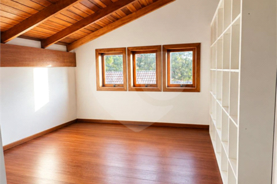Casa Térrea à venda com 3 quartos, sendo 2 suítes,  em Luiz Fagundes, Mairiporã, SP