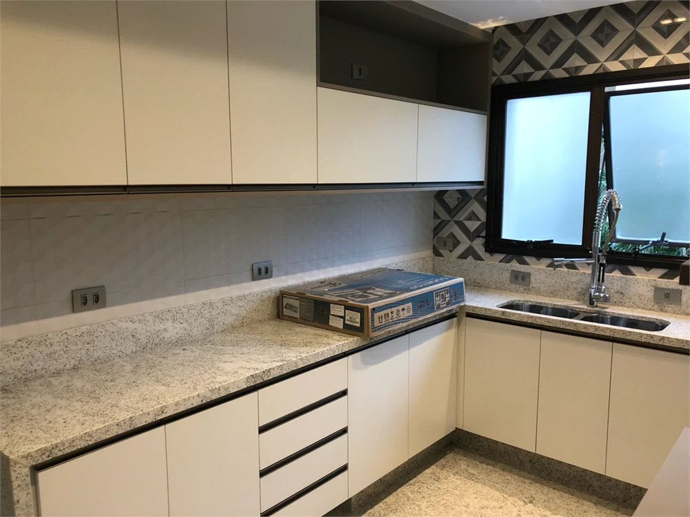 Apartamento à venda com 4 suítes em Vila Suzana, São Paulo, SP