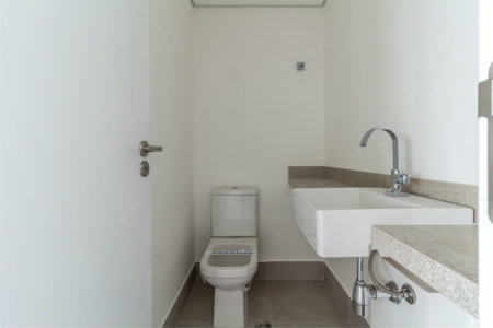 Apartamento à venda ou para alugar com 4 quartos, sendo 3 suítes,  em Jardim Morumbi, São Paulo, SP