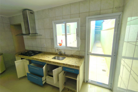 Sobrado à venda com 3 quartos, sendo 1 suíte,  em Jardim Alice, Indaiatuba, SP