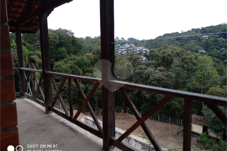 Sobrado à venda com 4 quartos, sendo 3 suítes, em Serra da Cantareira, Mairiporã, SP