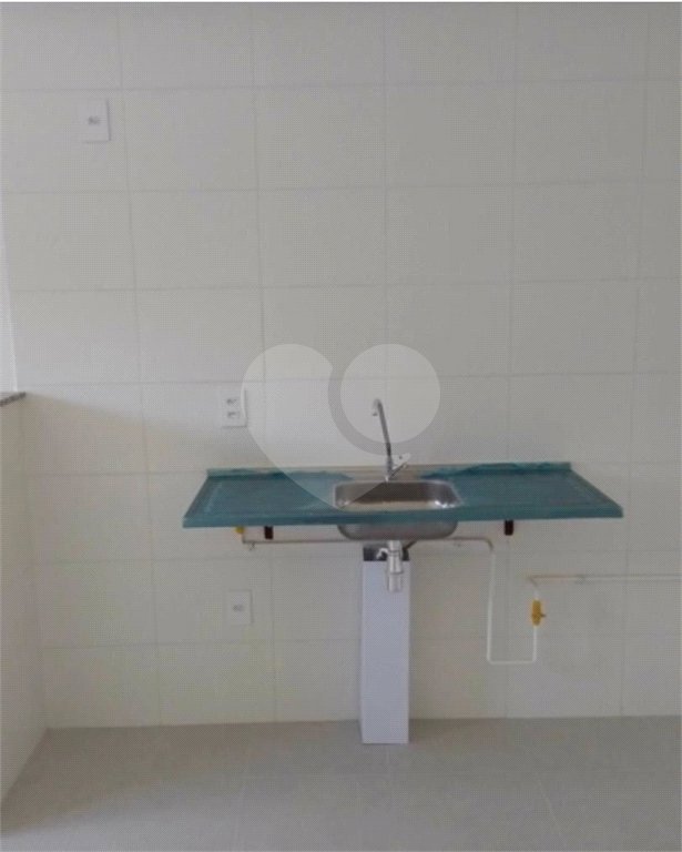 Apartamento à venda com 2 quartos em Cidade Tiradentes, São Paulo, SP