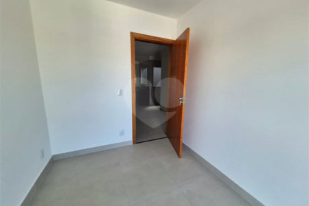 Apartamento à venda com 2 quartos em Vila Mangalot, São Paulo, SP