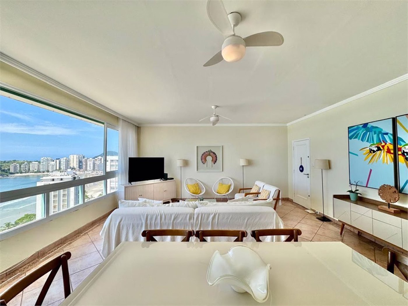 Apartamento Residencial à venda, Pitangueiras, Guarujá - AP0768.