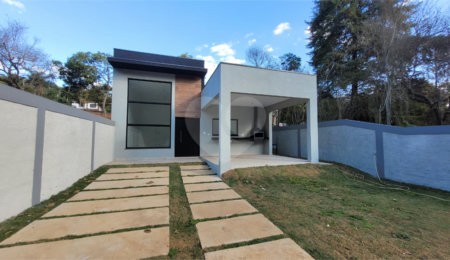 Casa Térrea à venda com 3 quartos, sendo 1 suíte,  em Pedra Vermelha (terra Preta), Mairiporã, SP