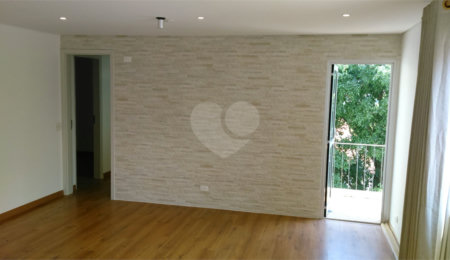 Apartamento à venda com 3 quartos, sendo 1 suíte,  em Vila Nova Conceição, São Paulo, SP