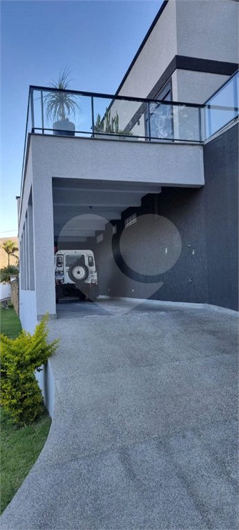 Casa à venda com 4 suítes no condomínio Osato, Atibaia - SP