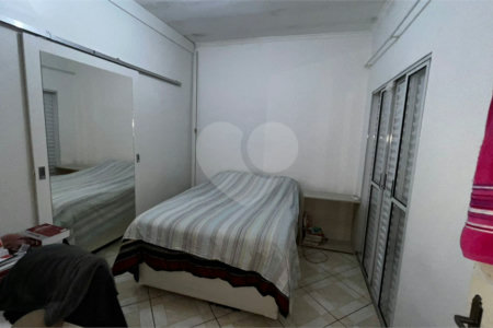 Sobrado à venda com 3 quartos em Cidade Kemel, São Paulo, SP