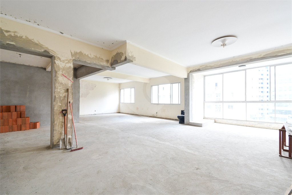 Apartamento à venda com 4 quartos, sendo 3 suítes, em Consolação, São Paulo, SP