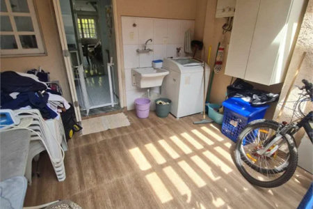 Casa à venda com 3 quartos, sendo 1 suíte,  no condomínio Moradas do Ipê, São Paulo - SP