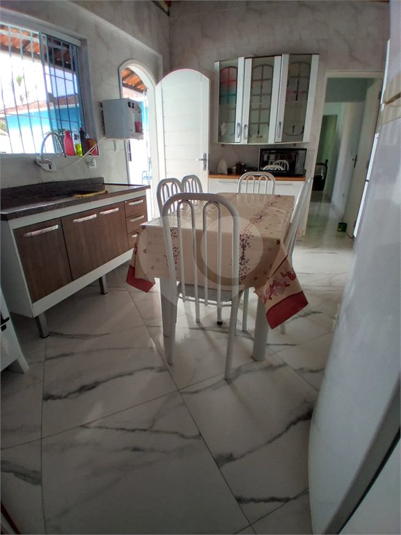 Casa Térrea à venda com 3 suítes em Loty, Itanhaém, SP