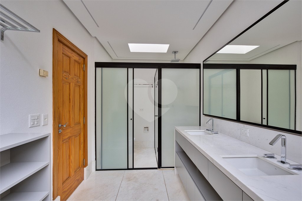 Casa Térrea à venda com 5 quartos, sendo 3 suítes, em Alto da Boa Vista, São Paulo, SP