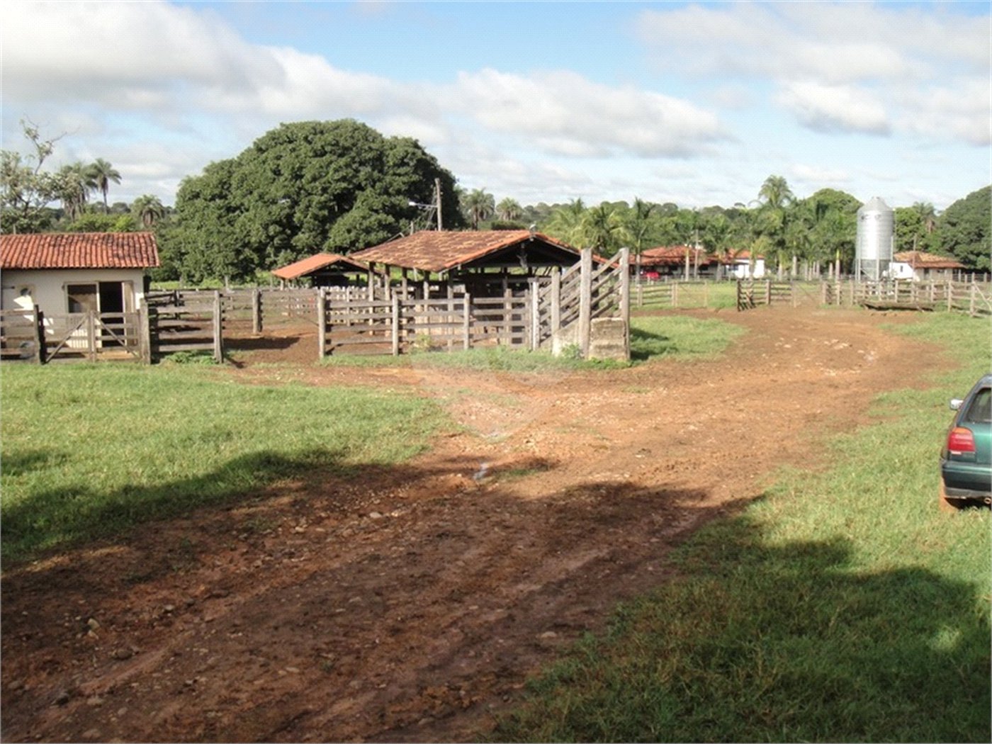 Fazenda à venda com 2 quartos em Canabrava, João Pinheiro, MG