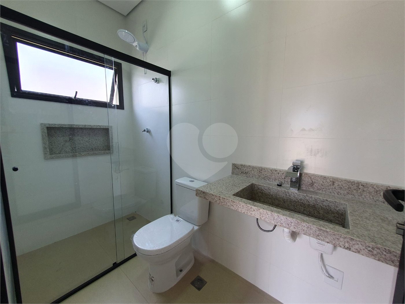 Casa à venda com 3 suítes no condomínio Via Castelli, Louveira - SP