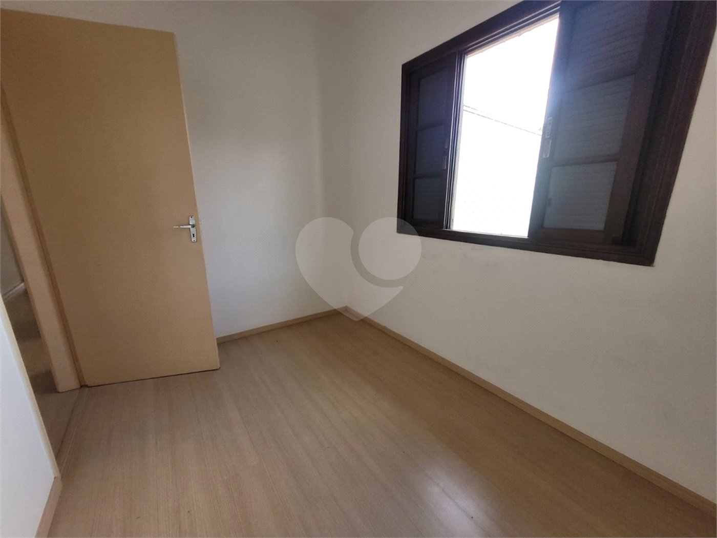 Casa à venda com 3 quartos, sendo 1 suíte, em Parque Maria Domitila, São Paulo, SP