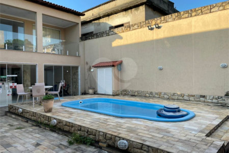 Casa à venda com 4 quartos, sendo 1 suíte, em Campo Grande, Rio de Janeiro, RJ
