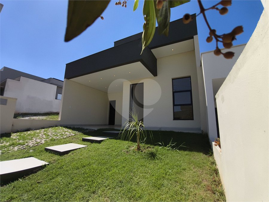 Casa à venda com 3 quartos, sendo 1 suíte, no condomínio Residencial Villagio Wanel, Sorocaba - SP