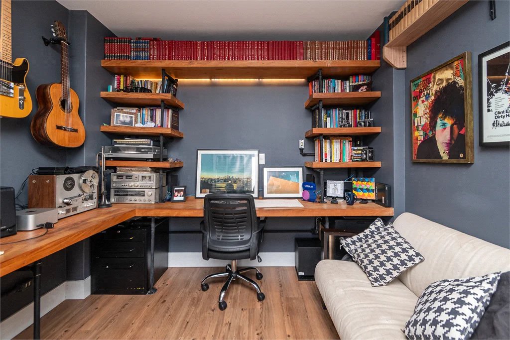 Apartamento à venda com 3 quartos, sendo 1 suíte,  em Vila Madalena, São Paulo, SP