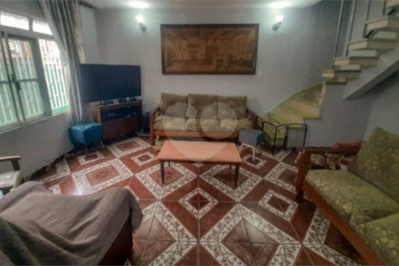 Sobrado à venda com 5 quartos, sendo 1 suíte, em Jardim Sabará, São Paulo, SP