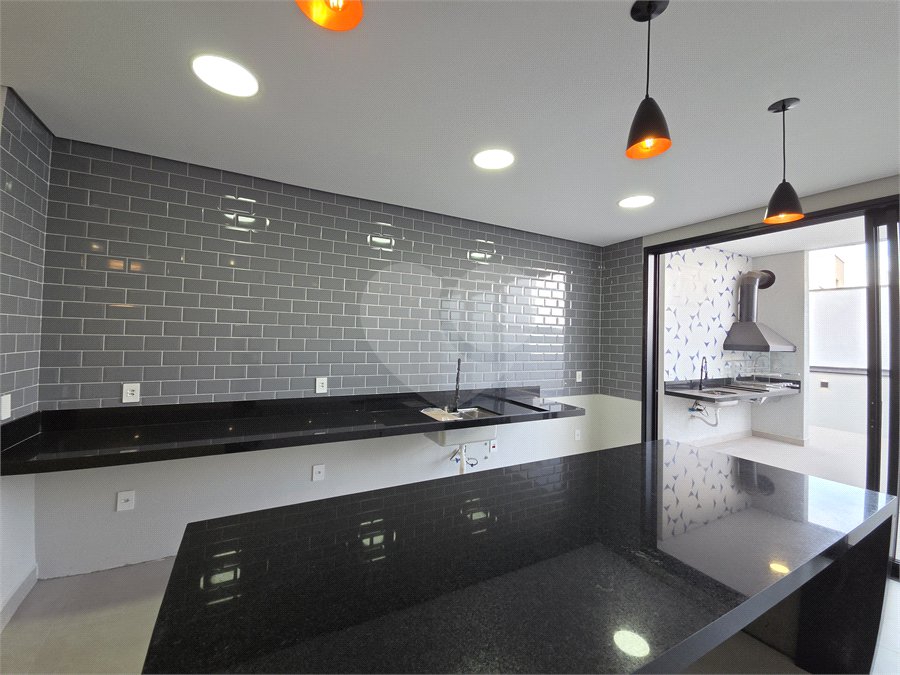 Casa à venda com 3 suítes no condomínio Helena Maria, Sorocaba - SP