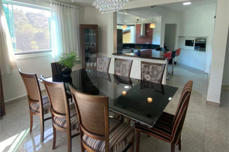Casa à venda com 4 suítes no condomínio Aruã, Mogi das Cruzes - SP