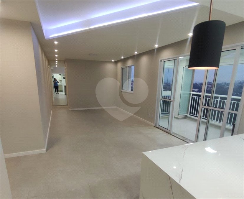 Apartamento à venda com 3 quartos, sendo 2 suítes,  em Jardim Arpoador, São Paulo, SP