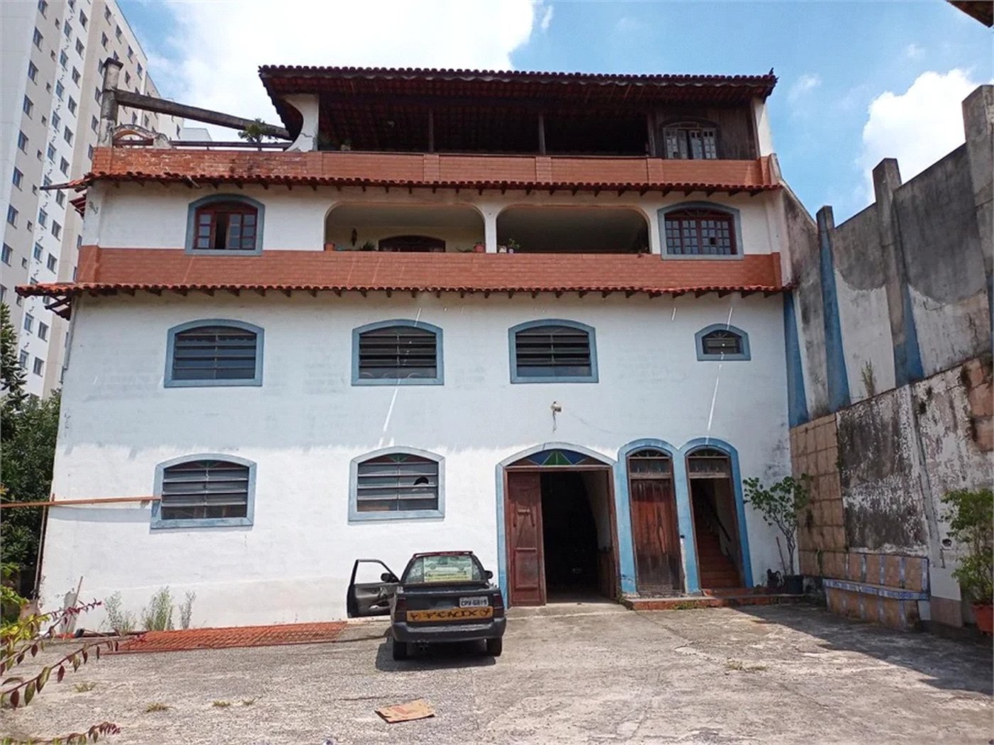 Casa à venda com 5 quartos, sendo 3 suítes, em Parque Arariba, São Paulo, SP