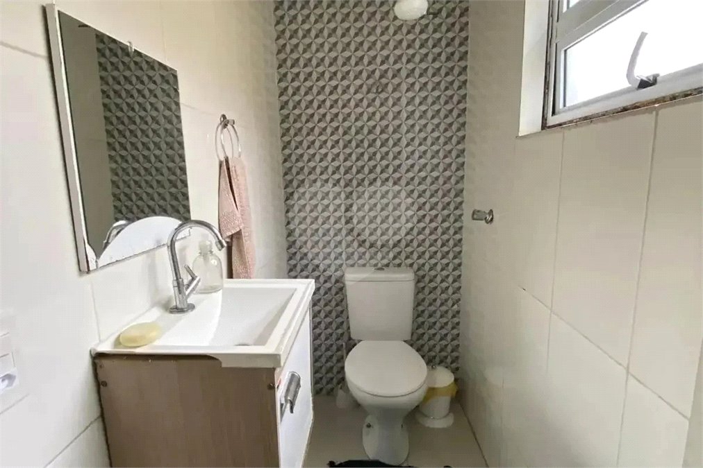 Sobrado à venda com 3 quartos, sendo 2 suítes, em Conjunto Residencial Butantã, São Paulo, SP
