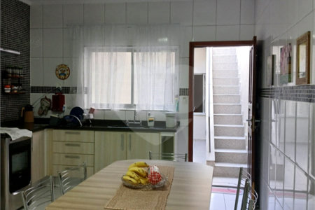 Sobrado à venda com 3 quartos, sendo 1 suíte, em Jardim Humaitá, São Paulo, SP