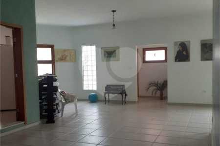 Casa à venda com 3 quartos, sendo 1 suíte, no condomínio Zuleika Jabour, Salto - SP