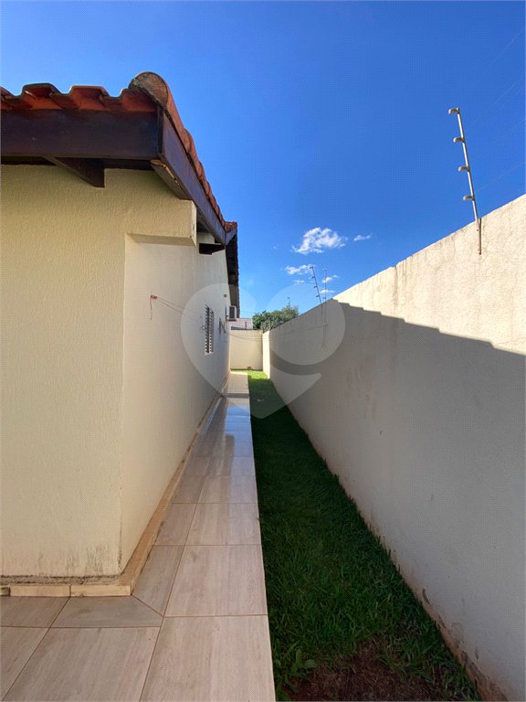 Casa à venda com 2 quartos, sendo 1 suíte, em Vila Renô, Ponta Porã, MS