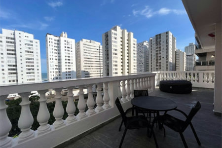 Apartamento Residencial à venda, Centro, Guarujá - AP0133.