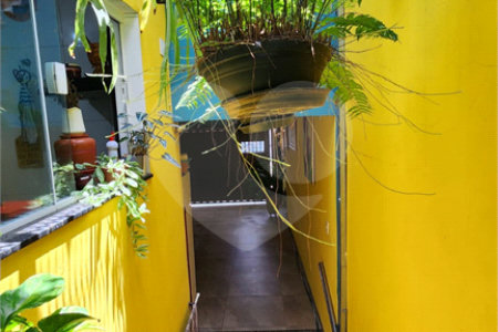 Sobrado à venda com 4 quartos, sendo 1 suíte, em Vila Romão, Salto, SP