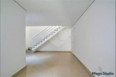 Apartamento com 2 dormitórios , sendo 1 suíte , 1 vaga , á venda na Vila Humaitá em Santo André.