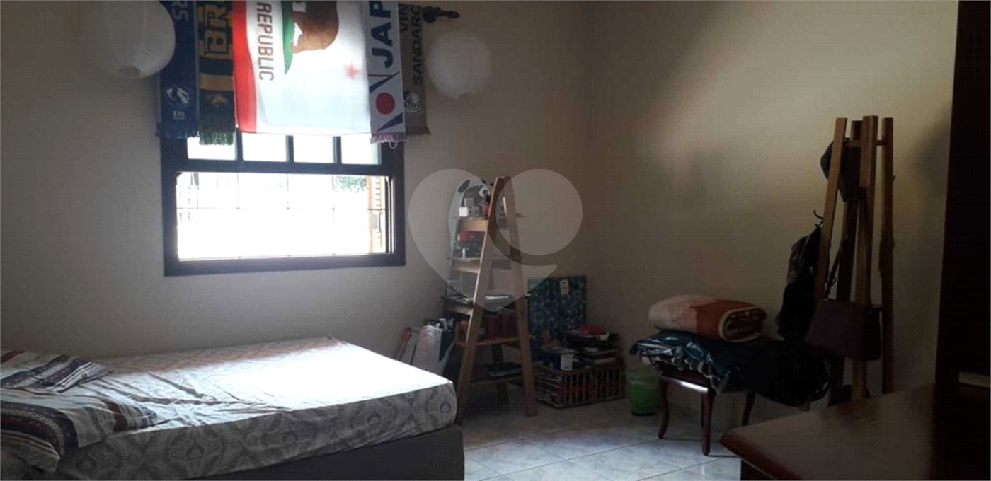 Casa à venda com 4 quartos, sendo 2 suítes, no condomínio Gleba II, Mairiporã - SP