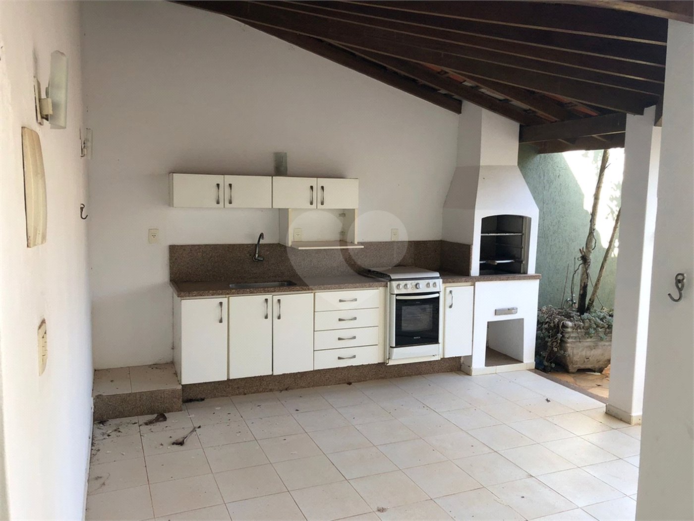 Casa à venda com 4 quartos, sendo 1 suíte,  em Vila Maria, Itapetininga, SP