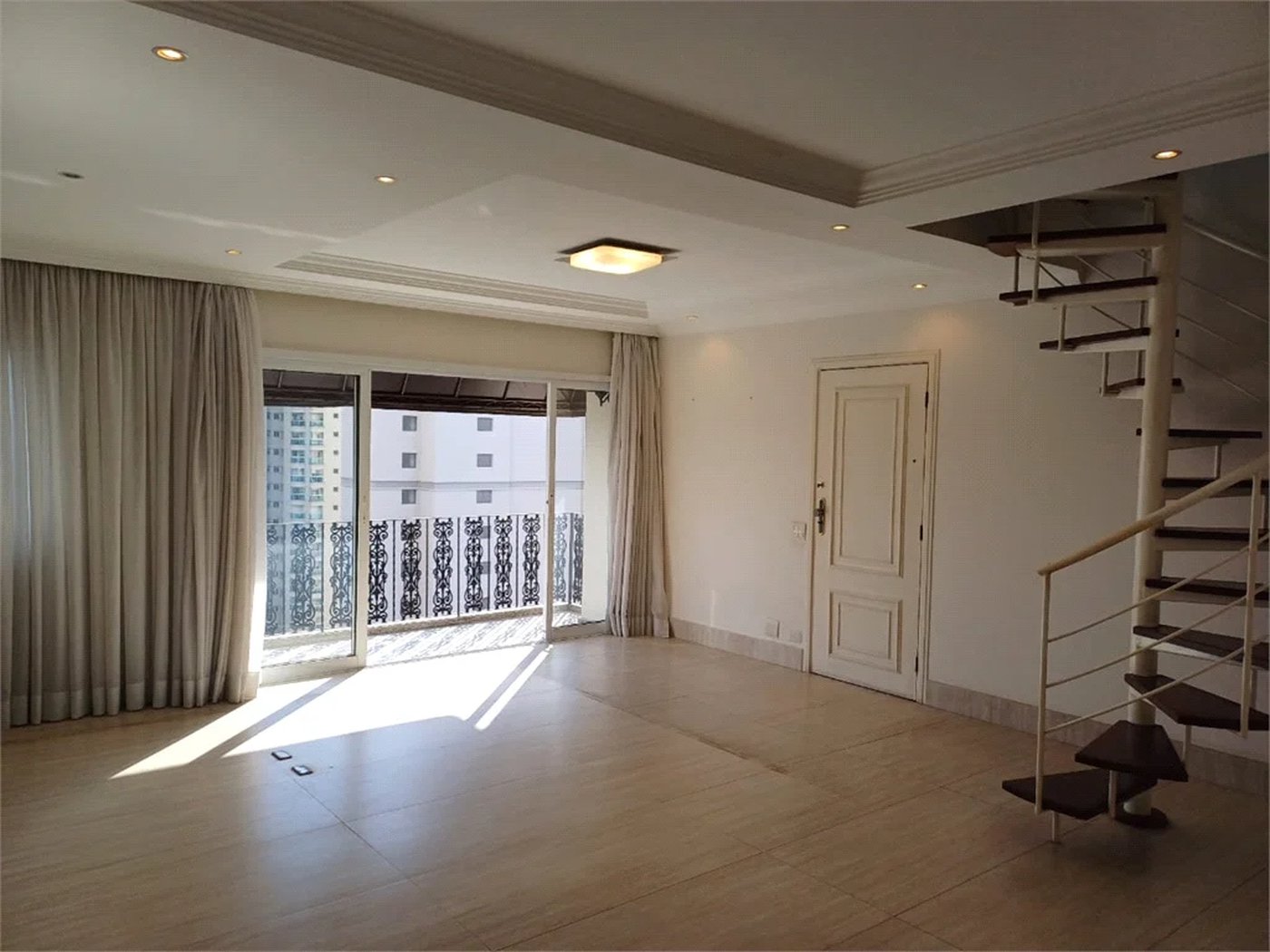 Apartamento à venda com 3 quartos, sendo 1 suíte,  em Brooklin Paulista, São Paulo, SP