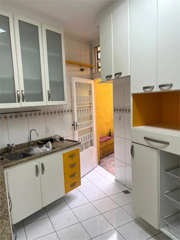 Sobrado à venda com 5 quartos, sendo 2 suítes, em Vila Universitária, São Paulo, SP