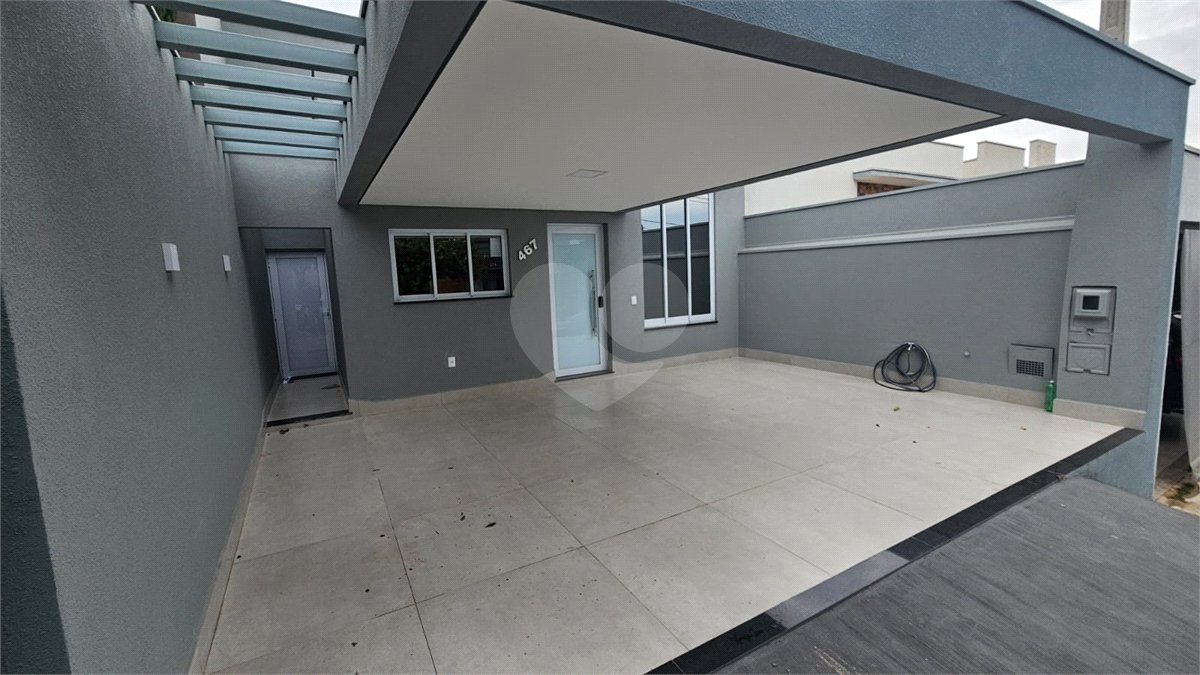 Casa à venda ou para alugar com 3 quartos, sendo 1 suíte, no condomínio Jardim Park Real, Indaiatuba - SP