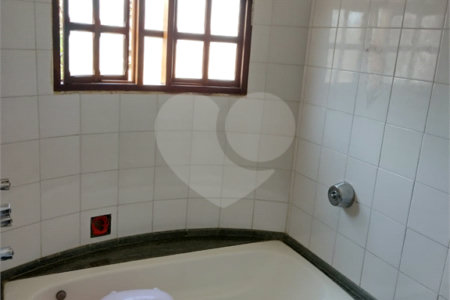 Sobrado à venda com 3 quartos, sendo 2 suítes, em Cidade Cruzeiro do Sul, Suzano, SP