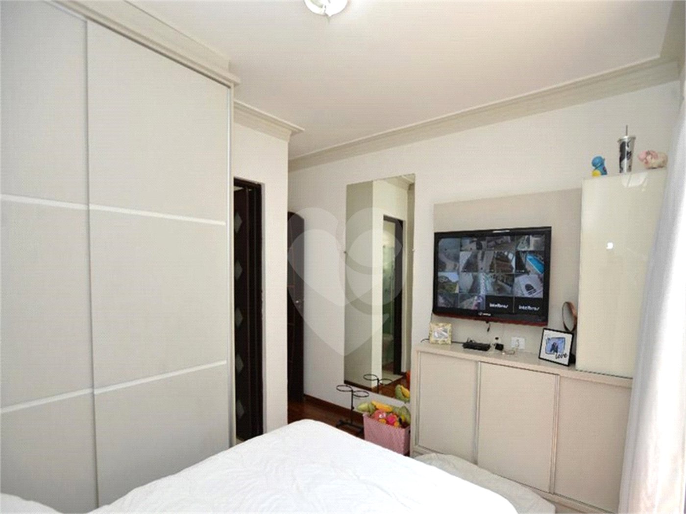 Casa Térrea à venda com 6 quartos, sendo 4 suítes, em Lavapés, Mairiporã, SP