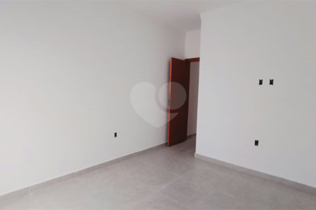 Casa de Vila à venda com 2 quartos em Jardim Jatobá, Sorocaba, SP