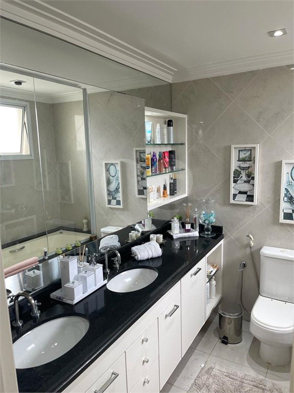 Apartamento à venda com 3 suítes em Vila Gertrudes, São Paulo, SP