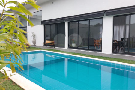 Casa à venda ou para alugar com 4 quartos, sendo 3 suítes, no condomínio Figueira Garden, Atibaia - SP